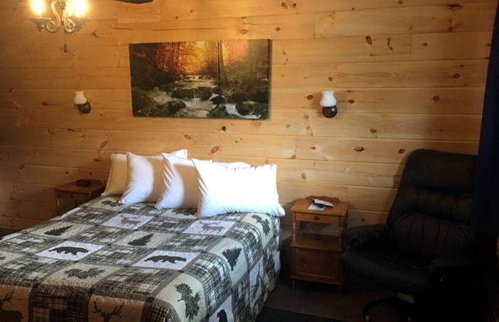 White Star Motel - From Web Listing (newer photo)